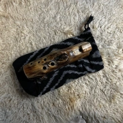 Okarina aus Wurzelstück | F in 432 Hz | Pentatonische Stimmung | ca. 18 cm