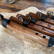 Chakra Flöten | Hohes C bis Bass C-Moll | Walnussholz | High Spirits