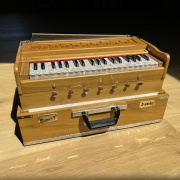Radha Koffer Reise Harmonium mit 3.5 Oktaven