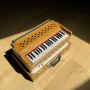 Radha Koffer Reise Harmonium mit 3.5 Oktaven