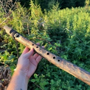 Gebetsflöte aus einem Ast in G – 432 Hz | Nature Spirit | Teakholz 52 cm