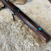 Die neue Sparrow Hawk Flöte in A-Moll |  Walnussholz | mit Türkisen | 48 cm
