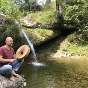Trommelstock aus Haselholz mit Lederklöppel