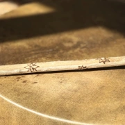 Trommelstock aus Kastanienholz – Filzklöppel, 41 cm