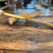Schamanen-Trommelstock aus Holunderholz mit Filzklöppel