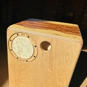 Cajon - Duo Chen Chen | ION Percussion | lebendige Maserung