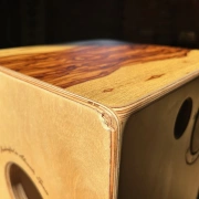 Cajon - Duo Chen Chen | ION Percussion | lebendige Maserung