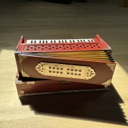 "Radha" Reise Harmonium mit 3¼ Oktaven | Zedernholz Edition | 440 Hz
