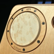 Cajon – Duo Louro | ION Percussion | fliessende Holzzeichnung