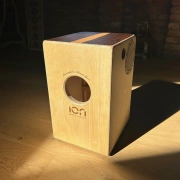 Cajon – Duo Louro | ION Percussion | fliessende Holzzeichnung