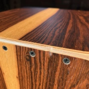 Cajon – Duo Louro | ION Percussion | fliessende Holzzeichnung