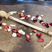 Trommel-Stock aus Holunder mit Lederklöppel & Lederfransen