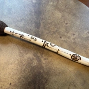 Trommel-Stock mit Filzklöppel aus ProSpecieRara-Wolle