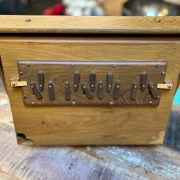 RADHA Shruti Box | Gross | Tonumfang D3–D4 wählbar in 440 Hz oder 432 Hz