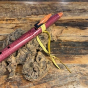 Gebetsflöte in F#-Moll | Feder Windblock | Amaranth-Holz | Miguel Medina