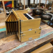 Reise Harmonium von "Radha" mit 2½  Oktaven | Teakholz Edition | 440 Hz