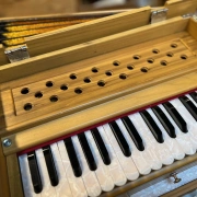 Reise Harmonium von "Radha" mit 2½  Oktaven | Teakholz Edition | 440 Hz