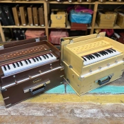 Radha Reiseharmonium | 2½ Oktaven | Zedernholz