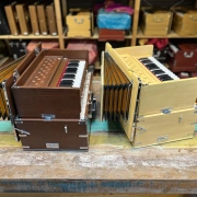 Radha Reiseharmonium | 2½ Oktaven | Zedernholz