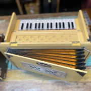 Radha Reiseharmonium | 2½ Oktaven | Zedernholz