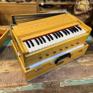 "Radha" Reise Koffer Harmonium mit 3¼ Oktaven | Zedernholz | 440 & 432 Hz