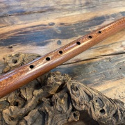 Gebetsflöte in D-Moll | Raben-Windblock | Perlholz | Miguel Medina