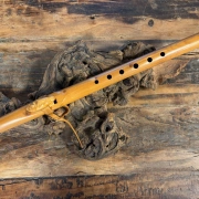 Gebetsflöte in hohem C-Moll | Vogel Windblock | Eibenholz | Miguel Medina