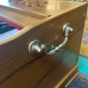 "Radha Peacock Harmonium" | 3.5 Oktaven | Teakholz Edition | 432 Hz