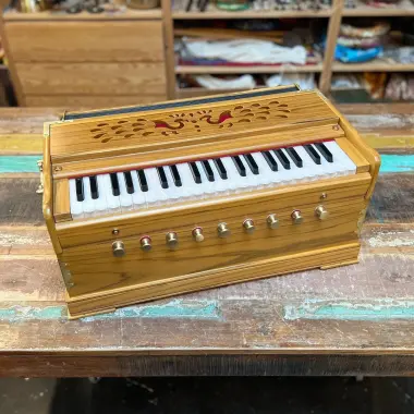 "Radha Peacock Harmonium" | 3.5 Oktaven | Teakholz Edition | 432 Hz