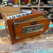 Reise Harmonium von "Radha" mit 2½  Oktaven | Zedernholz Edition | 440 Hz