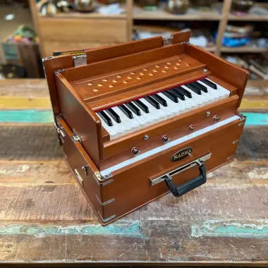 Reise Harmonium von "Radha" mit 2½  Oktaven | Zedernholz Edition | 440 Hz