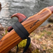 Gebetsflöte in D-Moll | Bärenklauen-Windblock | Olivenholz | Woodsounds