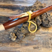 Gebetsflöte in E♭-Moll | Feder Windblock | Padouk | Miguel Medina