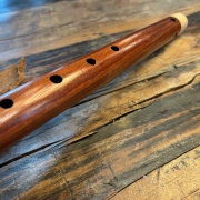 Gebetsflöte in E♭-Moll | Feder Windblock | Padouk | Miguel Medina