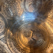 Klangschale mit Yin Yang Baum  | ø 30 cm | Ton ~ E2 | Sonnenton (256 Hz)