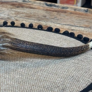 Schamanische Rohautrassel aus Rinderhaut mit Hirschhorngriff