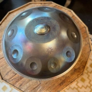 Handpan ShaktiPan | C Kurd | 10 Klangfelder – Warm, erdig, berührend