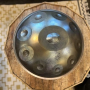 Handpan ShaktiPan | D Kurd | 12 Klangfelder – lebendig & warm