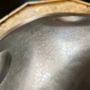 Handpan Noblet | F#2 Pygmy | 9 Klangfelder | Tiefe, pulsierender Kraft