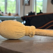 Trommel-Stock aus Holunder mit Lederklöppel & Lederfransen