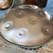 Handpan MAG | E Amara | 20 Klangfelder – tragend & ausgewogen
