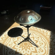 Sela Handpan Stand Pro | Leichter, kompakter Ständer für freies Spiel