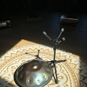 Sela Handpan Stand Pro | Leichter, kompakter Ständer für freies Spiel