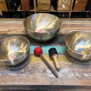 Klangschalen Therapie-Set | C2 - G2 - C3