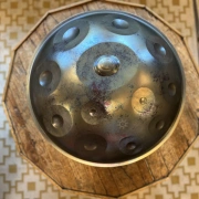Handpan ShaktiPan | F Pygmy | 15 Klangfelder – Tiefe, Kraft & Ruhe