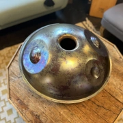 Handpan ShaktiPan | F Pygmy | 15 Klangfelder – Tiefe, Kraft & Ruhe