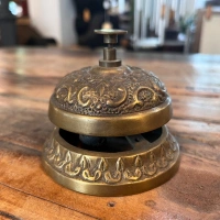 Handgearbeitete Tischklingel