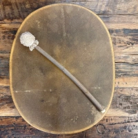 Trommelstock mit weichem Teddystoffklöppel