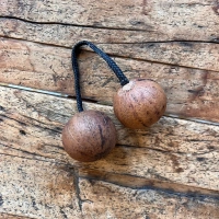 Thelevi Doppelball Rassel – Naturklang für Hand und Herz
