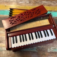 Radha Harmonium | 2¾ Oktaven | Zedernholz Edition | 440 Hz